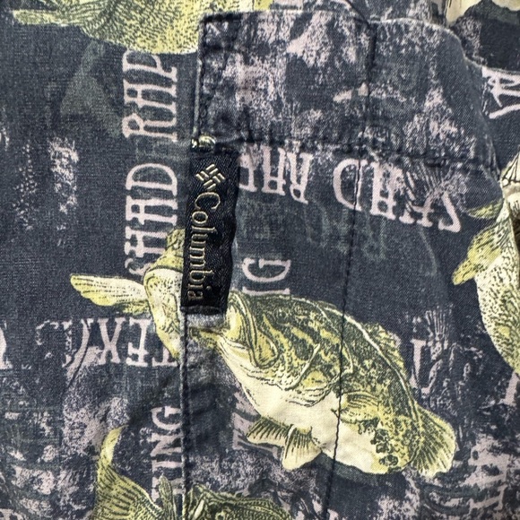 Columbia All Over Print AOP Base Fish Shirt Hawaiian Beach - Picture 3 of 8